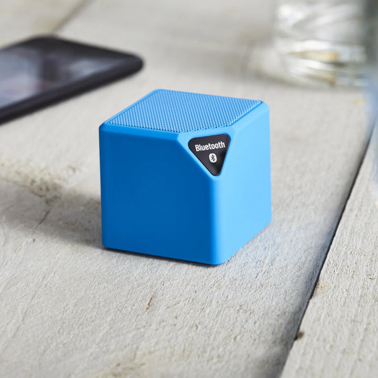 Acacia wooden cutting Walter Default