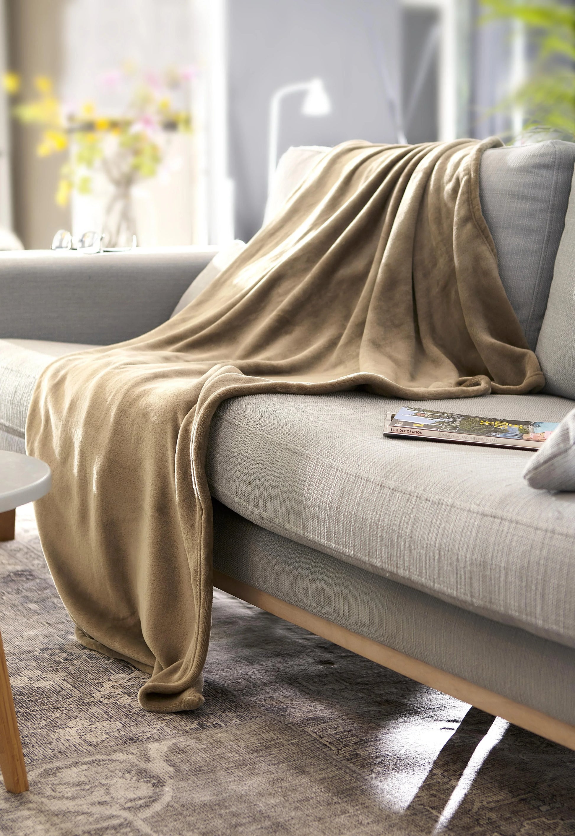 Acacia wooden cutting Walter Default