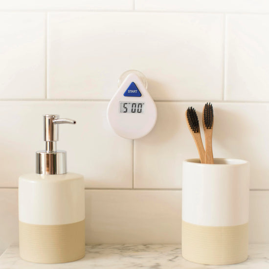 Acacia wooden cutting Walter Default