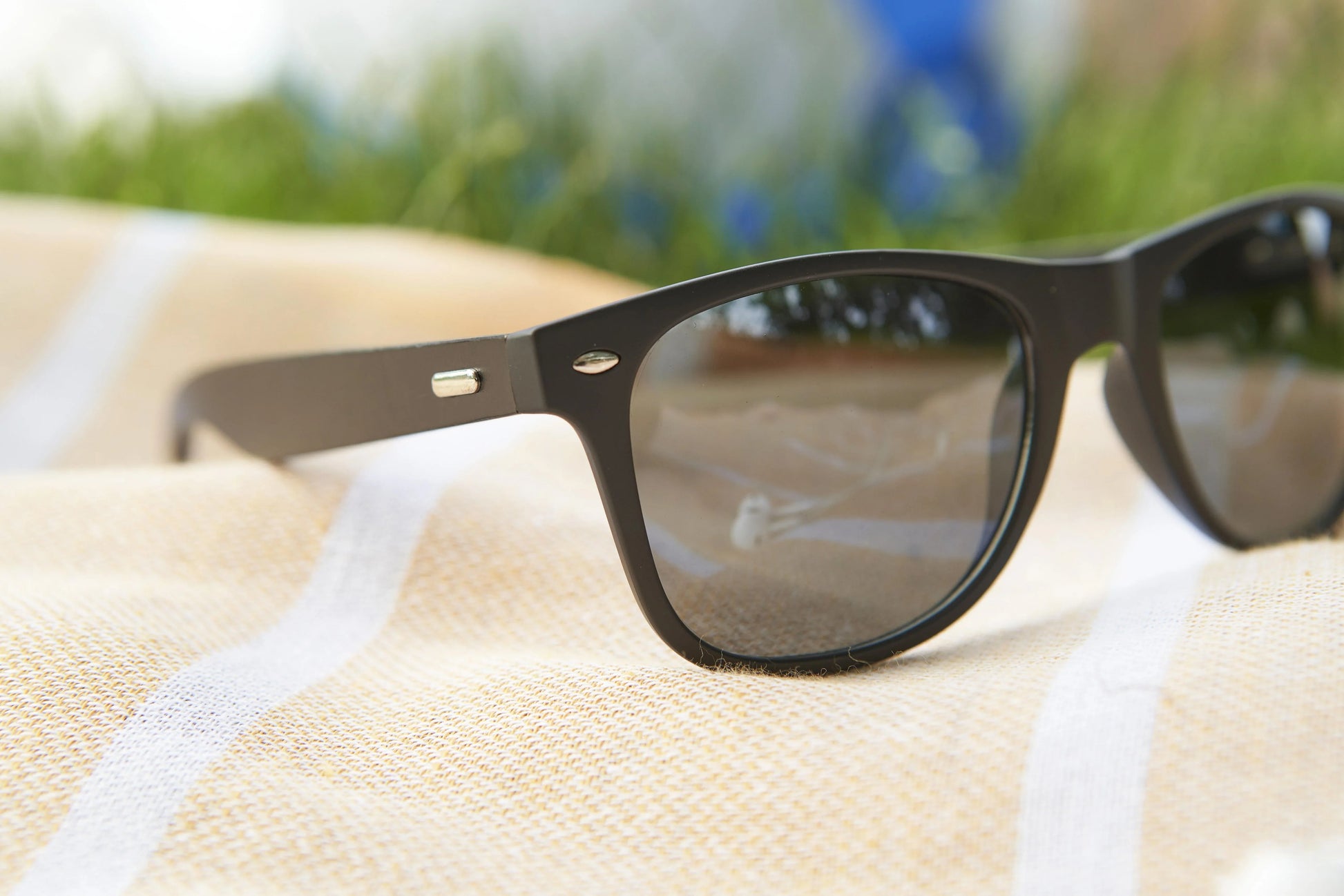 Acacia wooden cutting Walter Default