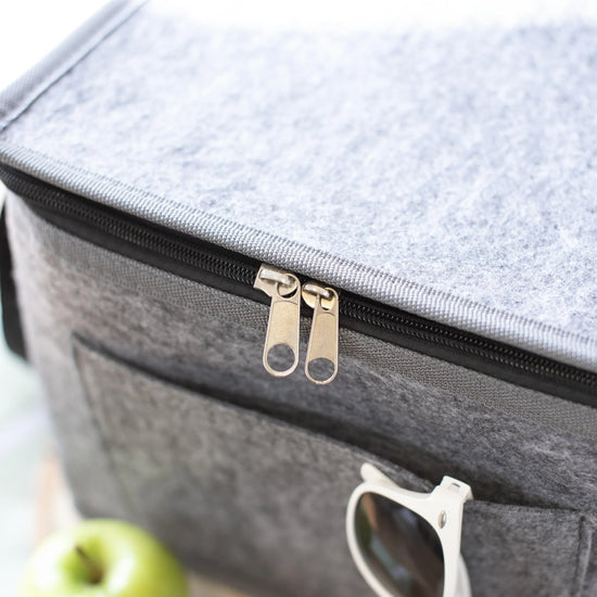 Acacia wooden cutting Walter Default